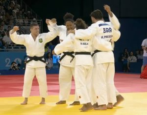 É bronze! Brasil conquista 1ª medalha da história no judô por equipes