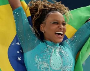 Rebeca Andrade leva ouro e se torna a maior atleta olímpica do Brasil