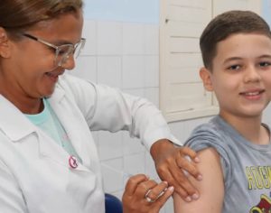 Londrina inicia vacinação de alunos das escolas estaduais nesta quinta