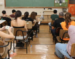 Vestibular da UEL registra abstenção de 17% no primeiro dia de prova