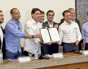 Itaipu Parquetec firma parceria para transformação digital no Porto de Santos