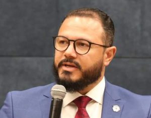 Emanoel Gomes é reeleito para a presidência da Câmara de Londrina