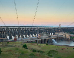 Usina de Itaipu produz 67 milhões de MWh e entra no Guinness Book
