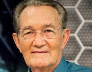 Morre Léo Batista, voz marcante do jornalismo brasileiro, aos 92 anos