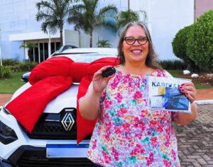 Londrinense ganha Renault Kardian em sorteio de shopping