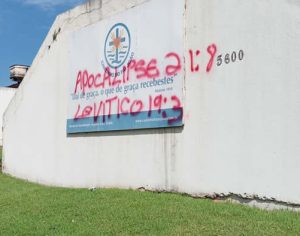 Casa de umbanda é alvo de vandalismo e intolerância em Londrina