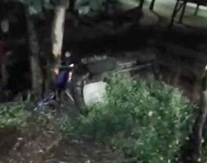 Motorista fica ferida após caminhonete perder freio perto do Lago Igapó