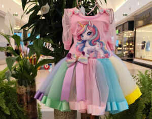 Fantasias infantis estreiam na feira Londrina Criativa e são opção para foliões