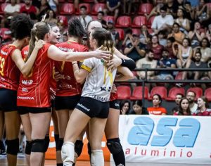 Londrina Vôlei enfrenta o Flamengo no Moringão nesta sexta-feira