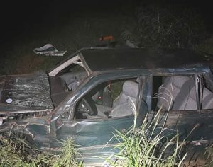 Cinco crianças e três adultos ficam feridos após acidente de carro na RML