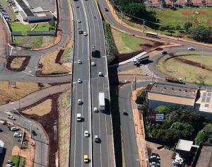 Viaduto da PUC em Londrina é oficialmente entregue pelo governo