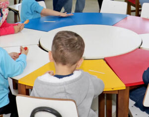 Mais de 52 mil crianças estão na fila por uma vaga em creches no Paraná