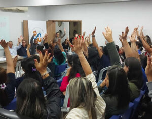 Professoras de creches filantrópicas de Londrina podem retornar à greve