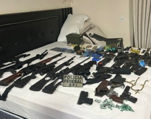 Operação da PF mira tráfico internacional de armas em Londrina