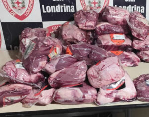 Três são presos com 180 kg de carne furtada em mercado de Londrina