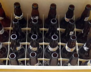 Operação mira envolvidos em falsificação de cervejas que saíam de Londrina