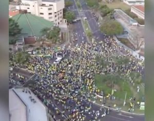 Bolsonaristas se reúnem para protestar contra Lula e Moraes em Londrina