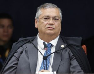 Flávio Dino também vota pela condenação de Bolsonaro e mais sete réus