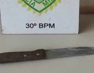 Homem é preso após agredir ex-companheira com faca em Londrina