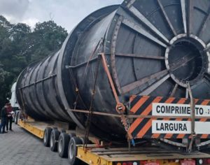 Londrina recebe peças gigantes para estação de tratamento de esgoto