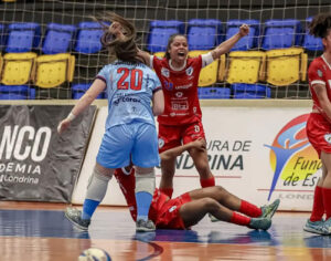 Londrina Futsal vai à semifinal do PR com gol no fim e emoção nos pênaltis
