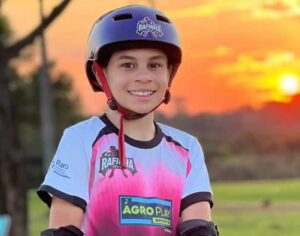 Londrinense Rafinha de 10 anos é campeã brasileira de Patins Street Júnior