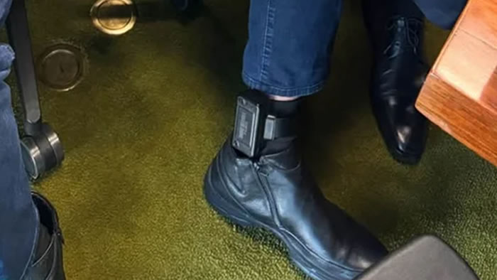 bolsonaro tornozeleira