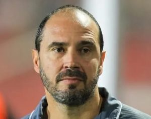 Londrina apresenta Allan Aal como novo treinador do time para 2026
