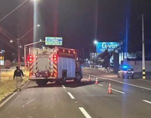 Mulher morre após moto ser atingida por carro em Londrina; motorista fugiu