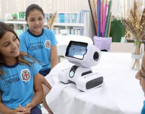 Escola de Londrina recebe projeto-piloto que une tecnologia e ensino
