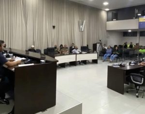 Apucarana: lei proíbe que entregadores sejam obrigados a subir em prédios