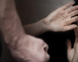 Menino de 12 anos salva mãe de espancamento no Norte do Paraná