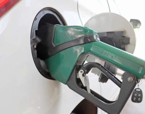 Confira os postos com preços de combustíveis mais baratos em Londrina