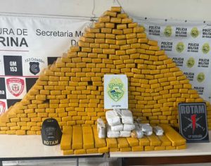 Policiais do 30º BPM prendem mulher com 351 kg de maconha em Ibiporã