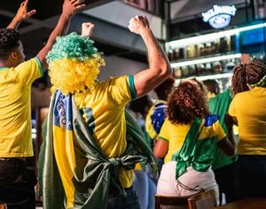 Mais de 100 lugares em Londrina para assistir ao jogo do Brasil na Copa