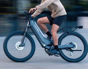 Paraná: novas regras mudam uso de bicicletas elétricas, patinetes e ciclomotores