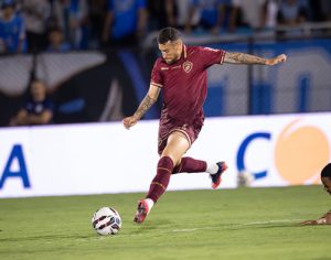 De camisa nova, Londrina empata com Atlético-GO em casa e segue no Z-4