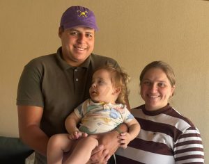 Bebê com síndrome rara perde movimentos e precisa de cirurgia em Londrina