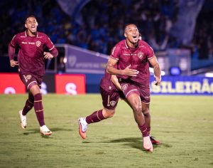 Londrina goleia a Ponte Preta por 6 a 0 no VGD e volta a respirar na Série B