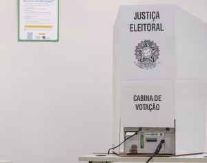 Londrina tem queda de energia em pontos de votação após temporal