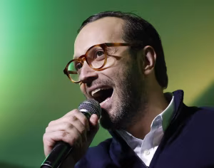 Filipe Barros se torna o senador mais jovem da história do Paraná