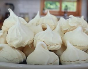 Sobremesa da infância, que saudade e pura nostalgia, aprenda a fazer Suspiros Caseiro