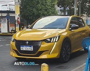 Peugeot testa o Peugeot 208 1.2 turbo na Argentina