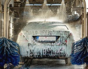 Toyota revela sistema de lava-rápido para carros autônomos